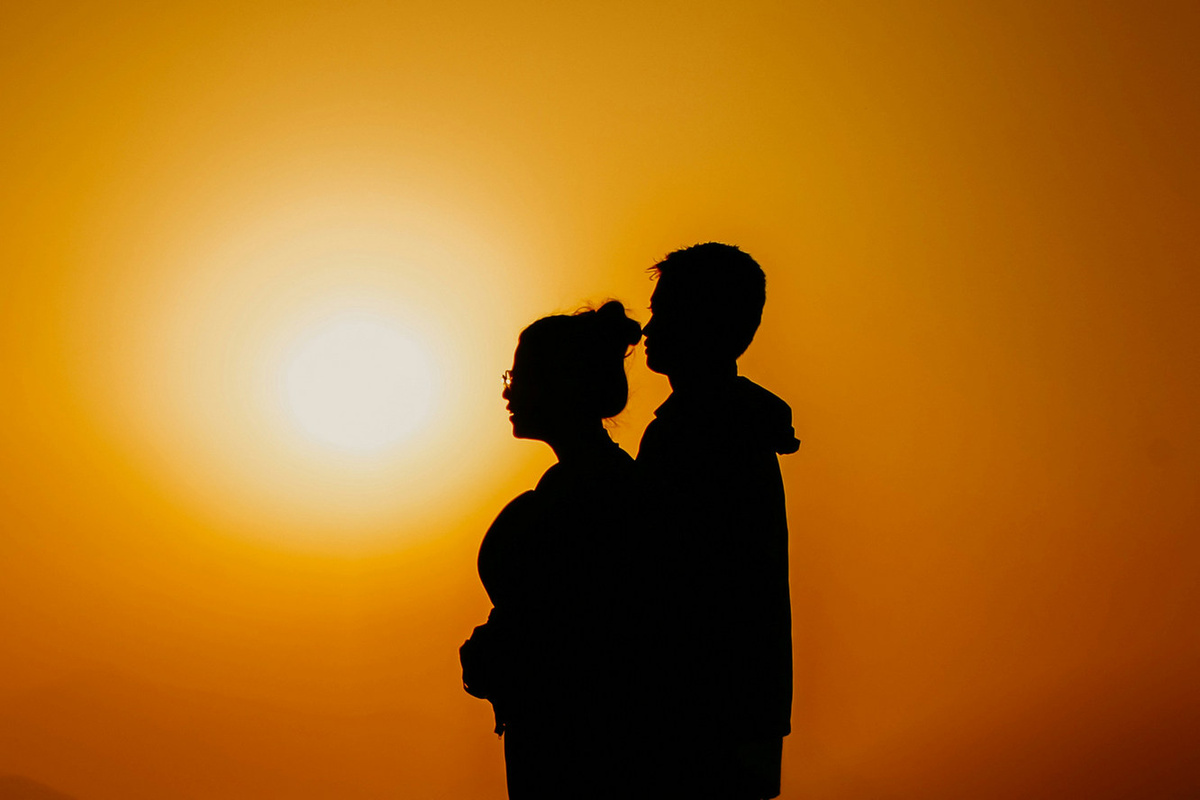    Поздравление мужу не обязательно придумывать самой — какая разница, кто придумал слова, если они отражают твои искренние чувства?Фото: Unsplash