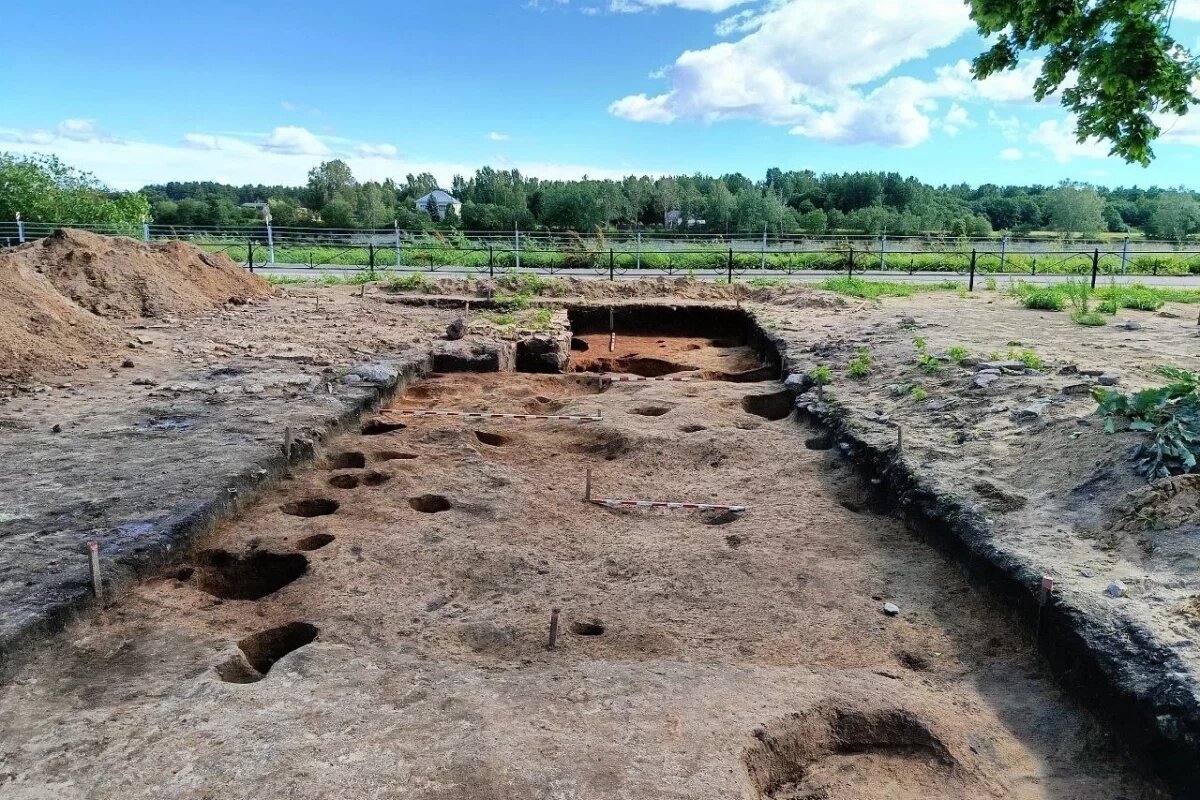    Эксперт рассказала об особенностях раскопок на погосте Выбуты под Псковом