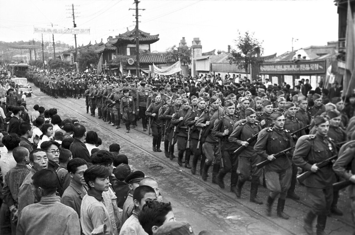 Советские войска в Пхеньяне. 1945 г.