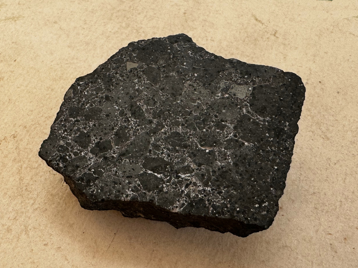 Граувакка щелочных базальтов. Архангельская область, Ненокская скважина.