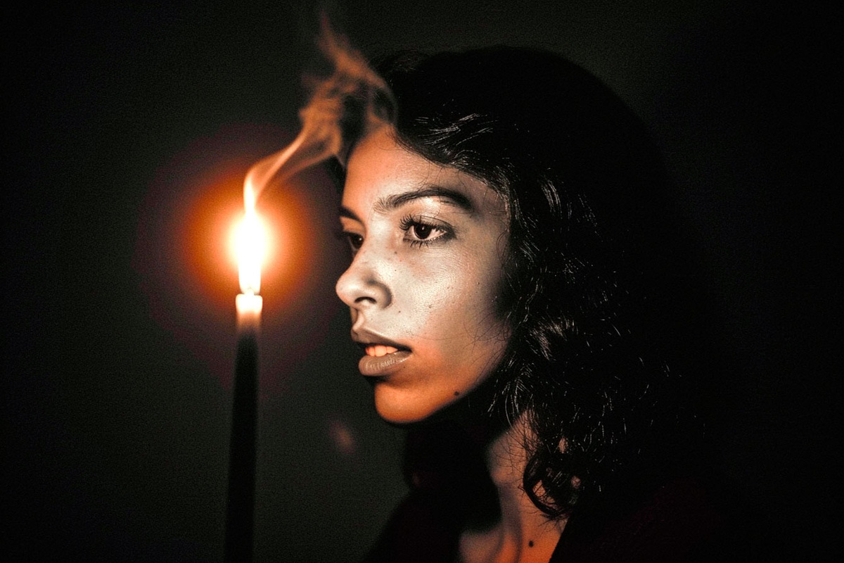 Для Ницше Дионис символизирует оправдание боли и страданий как на личном уровне, будь то агония рожающей женщины или боль и страдание, предшествующие созданию себя или произведения искусства, так и на космическом уровне