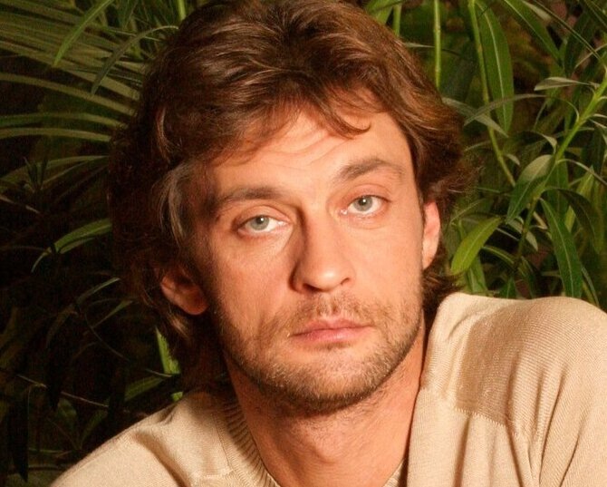 А.Домогаров.