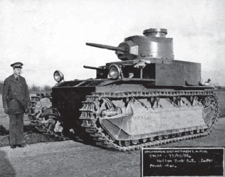 Картинка из  свободных источников. Средний танк Т2. 37-мм орудийный ствол, выступающий из правой передней части корпуса, идентифицирует его как оригинальную версию машины, поскольку впоследствии оружие было заменено на пулемет. 