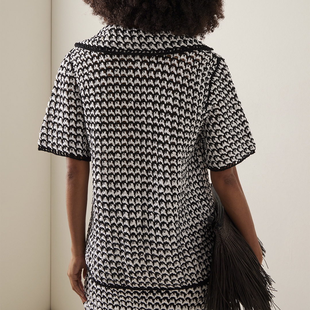 Рубашка и юбка от бренда All That Remains