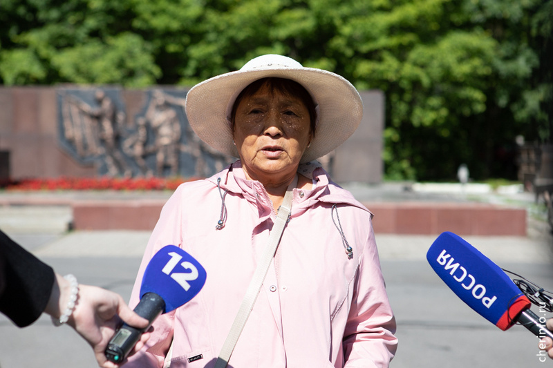    Галия Орозова прилетела за четыре тысячи километров, из Бишкека. В Череповце похоронен ее дядя, Измаил Тилевалиев.