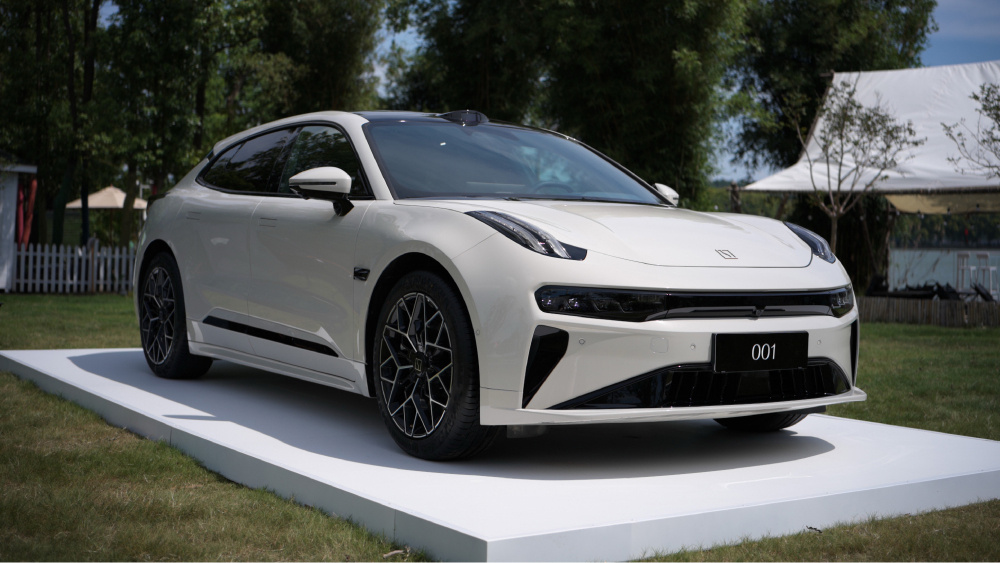    Представлены электромобили Zeekr 001 и 007 2025-го модельного года [ФОТО]