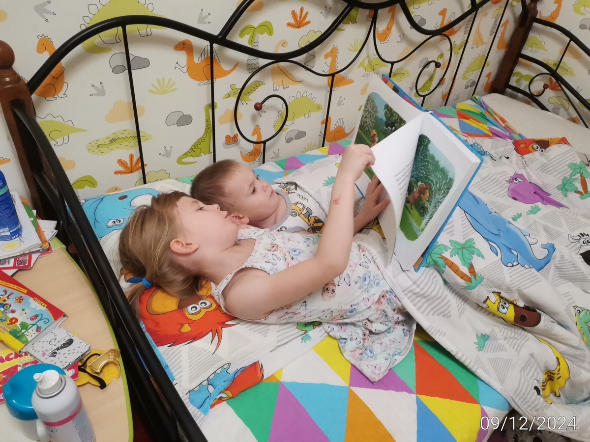 Агния пересказывает сказки Косте