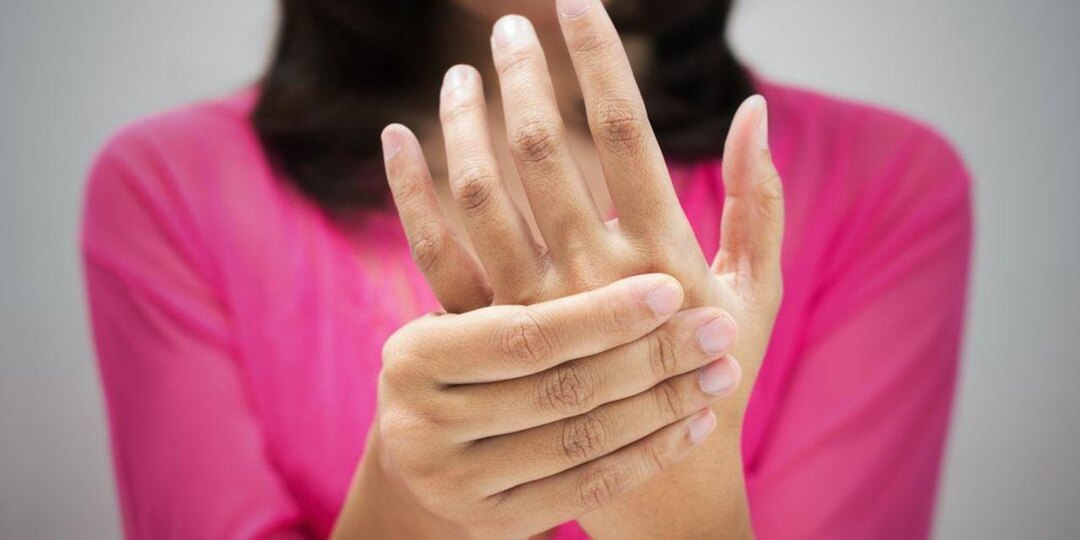 Почему немеют руки?