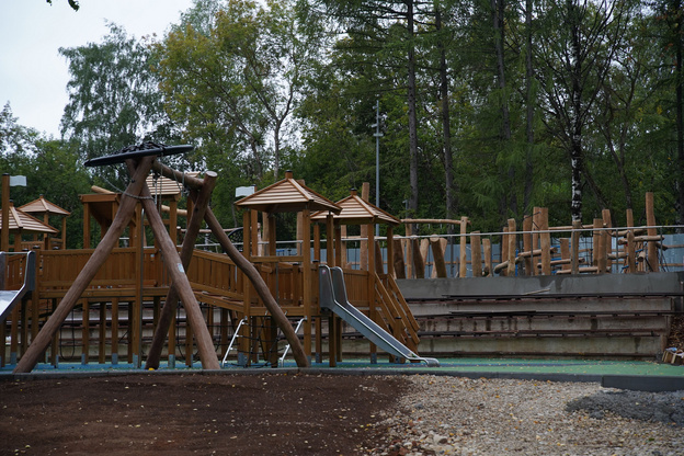    Открытие детской площадки в парке имени Кирова опять перенесли