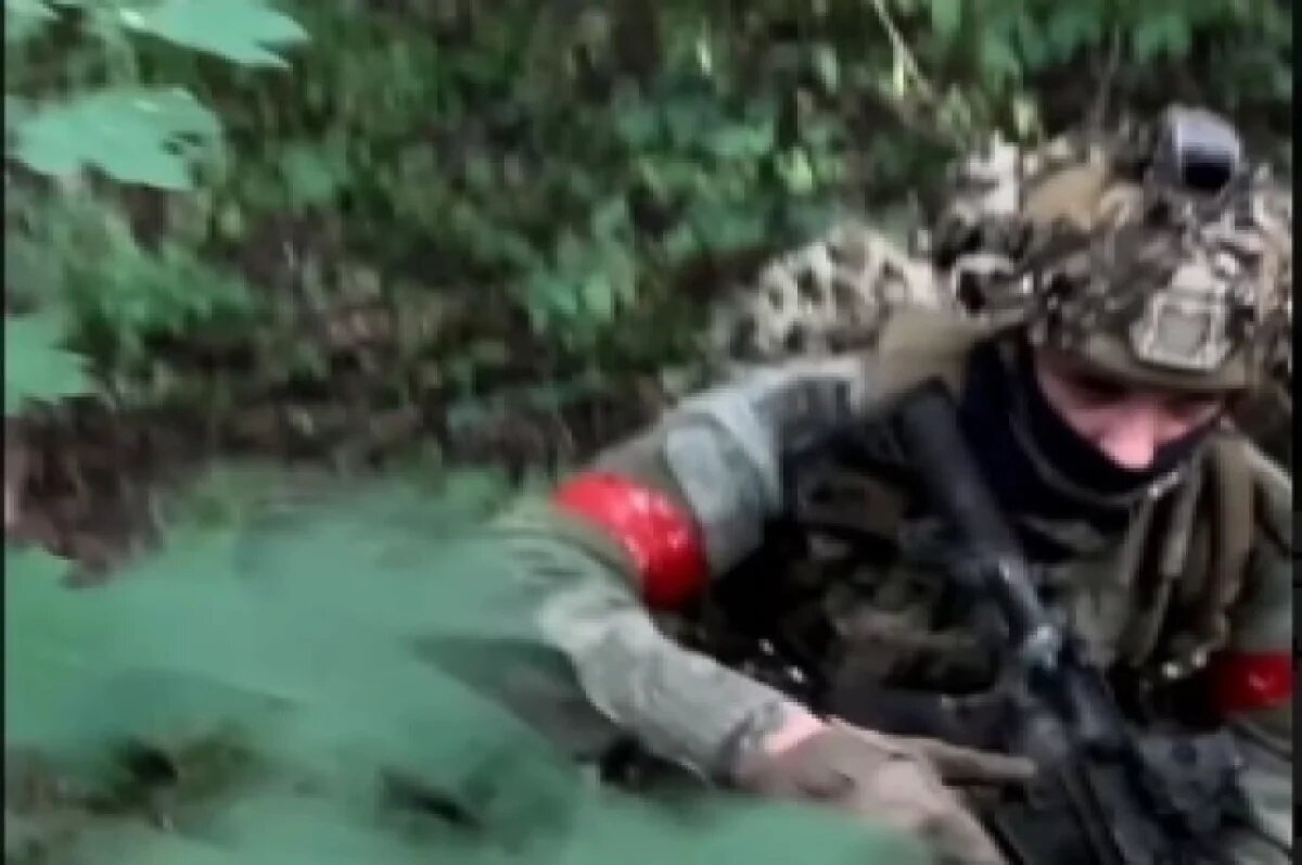    «РВ»: украинские бойцы носят красные повязки, чтобы выдать себя за русских