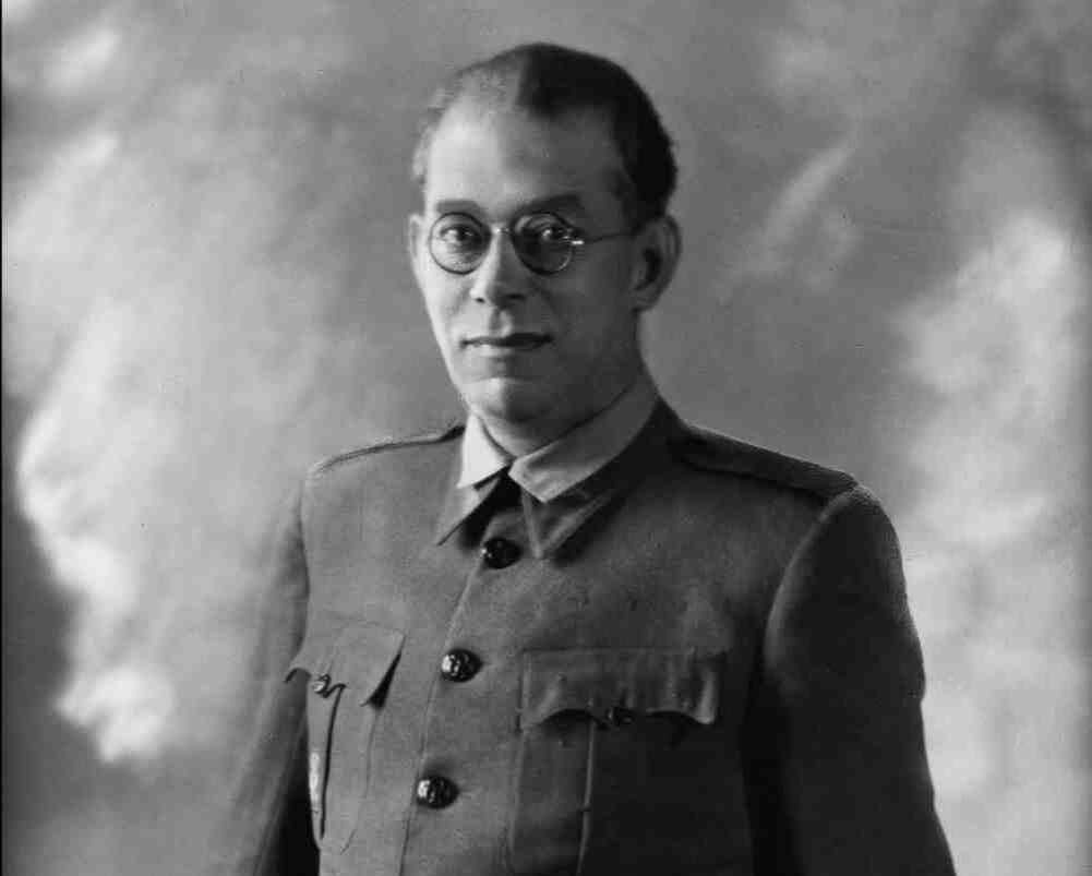 Э.Мола Плохое фото? Ну, давайте возьмем другое...