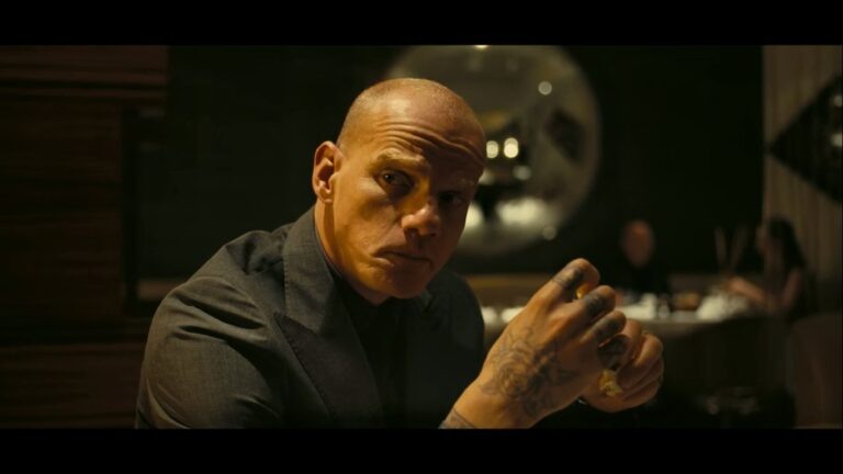    Фото: кадр из фильма "Довод" 2020 г./ реж. Кристофер Нолан/ Warner Bros. Pictures Маргарита Салахова