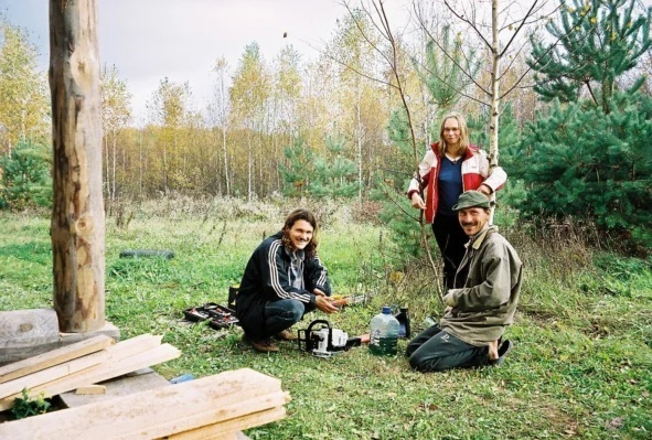 Наша бригада на мелких заказах на старте жизни. Я фоткаю