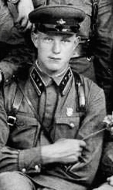 Лейтенант В.А. Чеботарев. 1941 г.