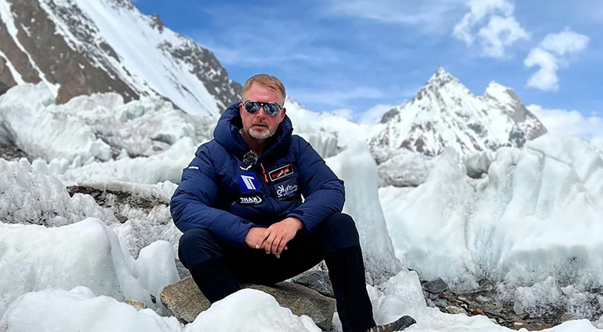 на фото Валдис Пельш на одной из экспедиций 