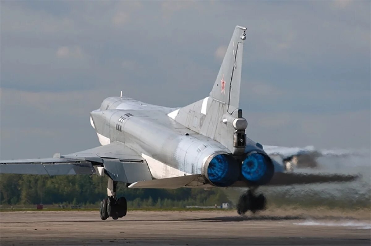   Жители Иркутской области первыми нашли одного из пилотов упавшего Ту-22М3