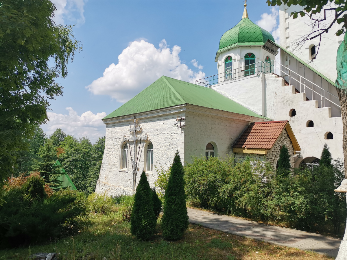 Вход на колокольню Свято-Троицкого храма. Фото автора.