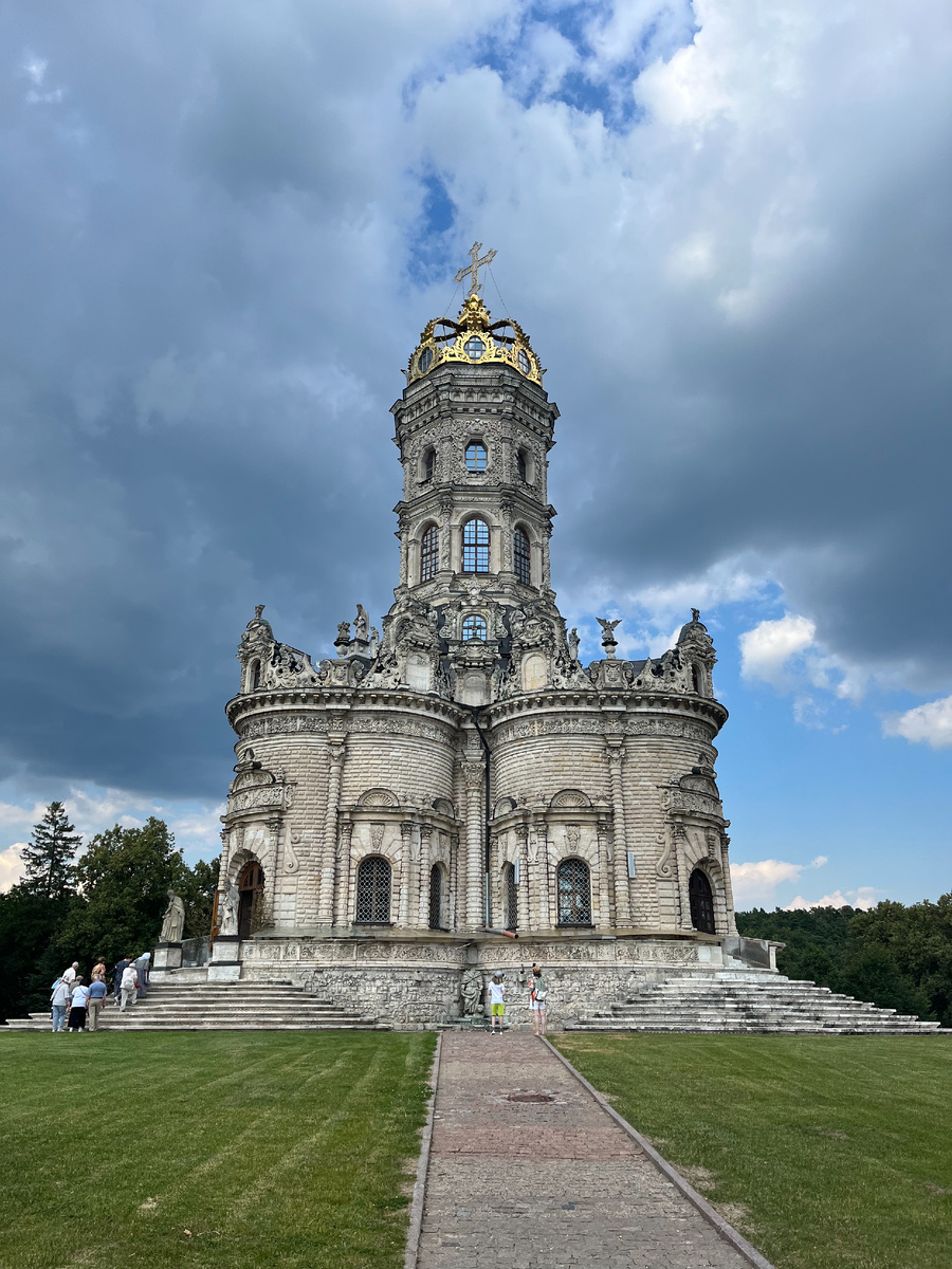 Церковь Знамения Пресвятой Богородицы в усадьбе Дубровицы