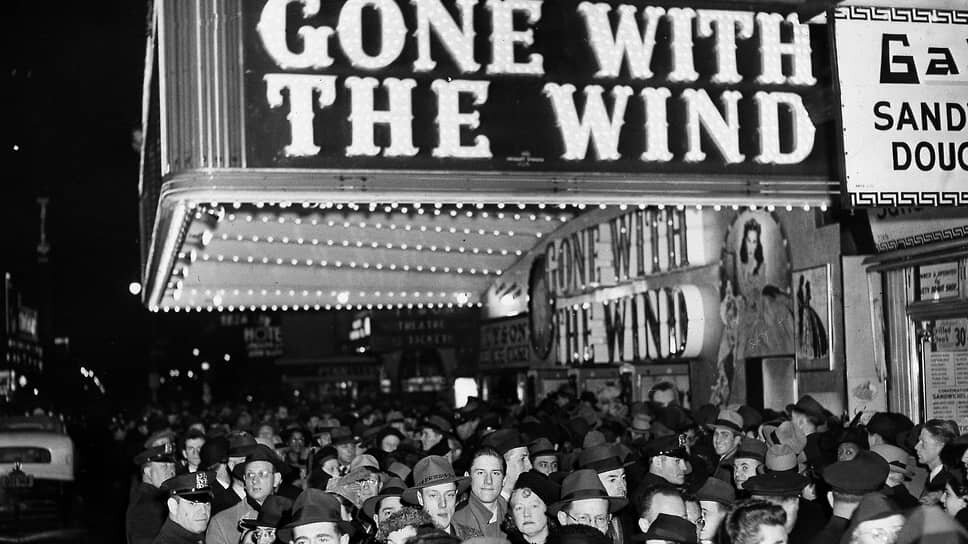 Фото: AP📷Очередь на премьеру фильма «Унесенные ветром» на Бродвее, 1939