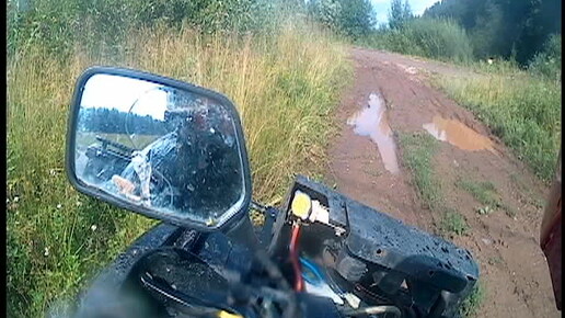 продолжение покатушек в дождь. квадроцикл хапнул воды.