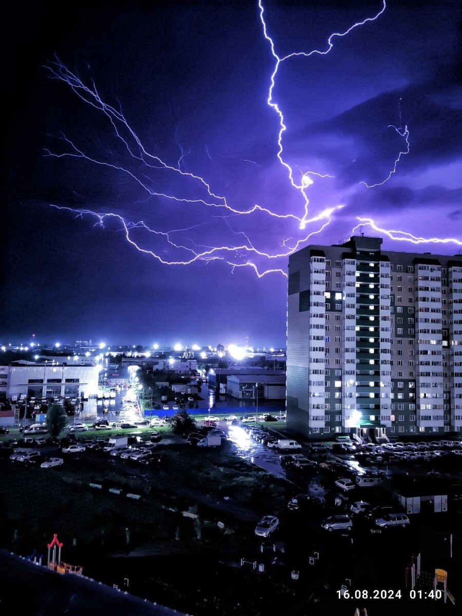    Молния в грозу. Источник: t.me/barnaul22official