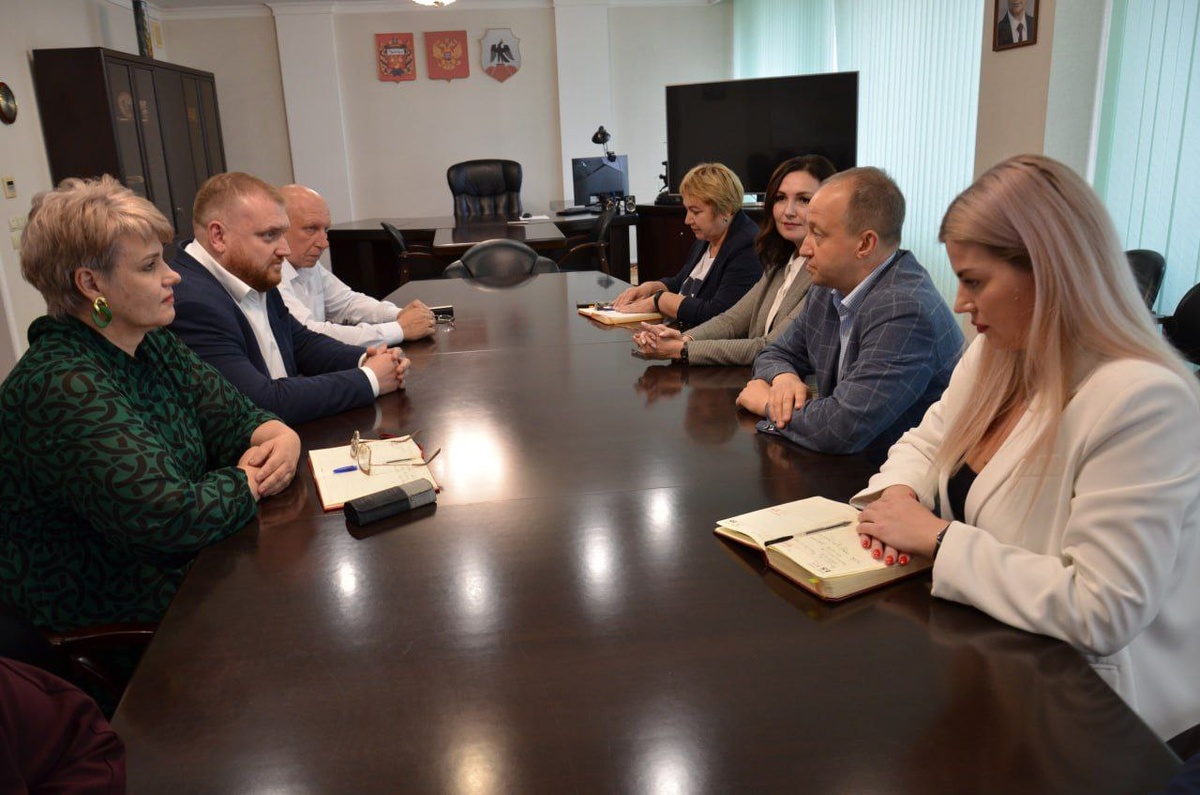    Член ЦИК России Евгений Шевченко свой визит в регион начал с востока Оренбуржья Белов Михаил Александрович