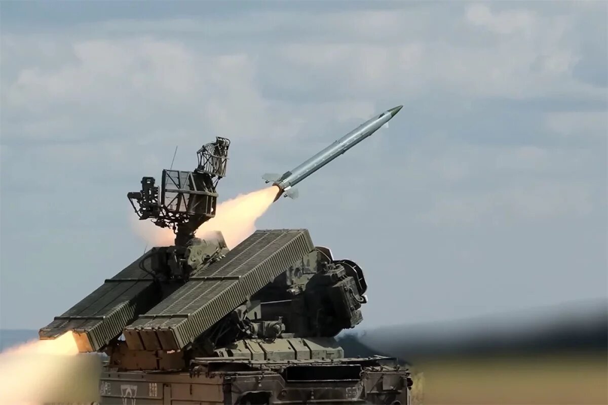    Кинжальный огонь изрешетил нацистов у Курска.