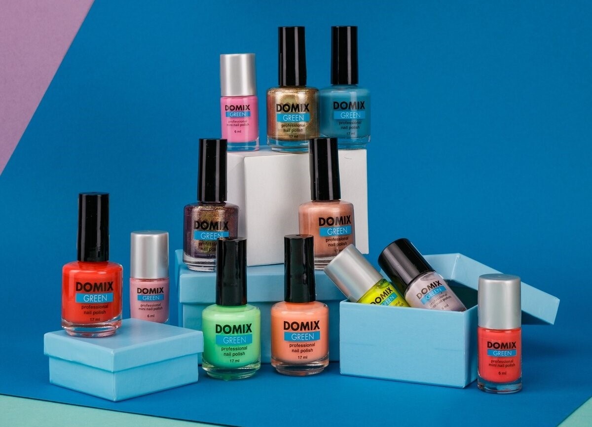 Лаки для ногтей DOMIX GREEN PROFESSIONAL разработаны по формуле "7 free" и не содержат отравляющих веществ: в частности, формальдегидные смолы, толуол и дибутилфталат