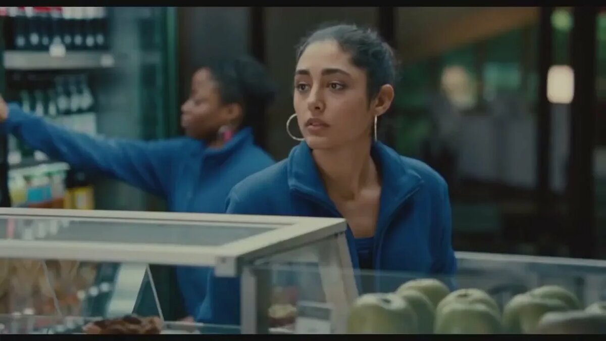 Мона не разделяет чувств поклонника