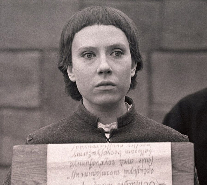  Инна Чурикова в фильме «Начало». / Фото: lenfilm.ru