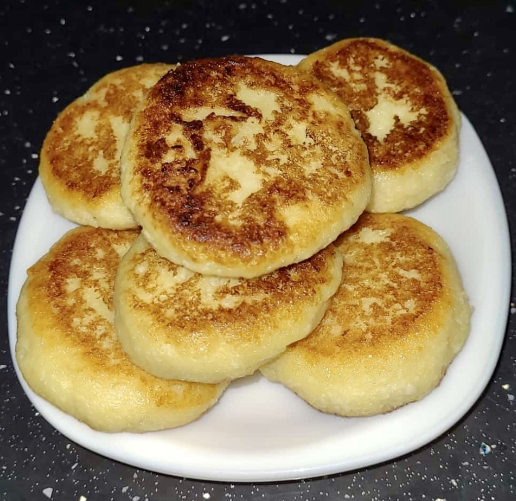 Сырники — это не просто блюдо, это настоящая кулинарная находка, которая напоминает о детстве и бабушкиной заботе. 