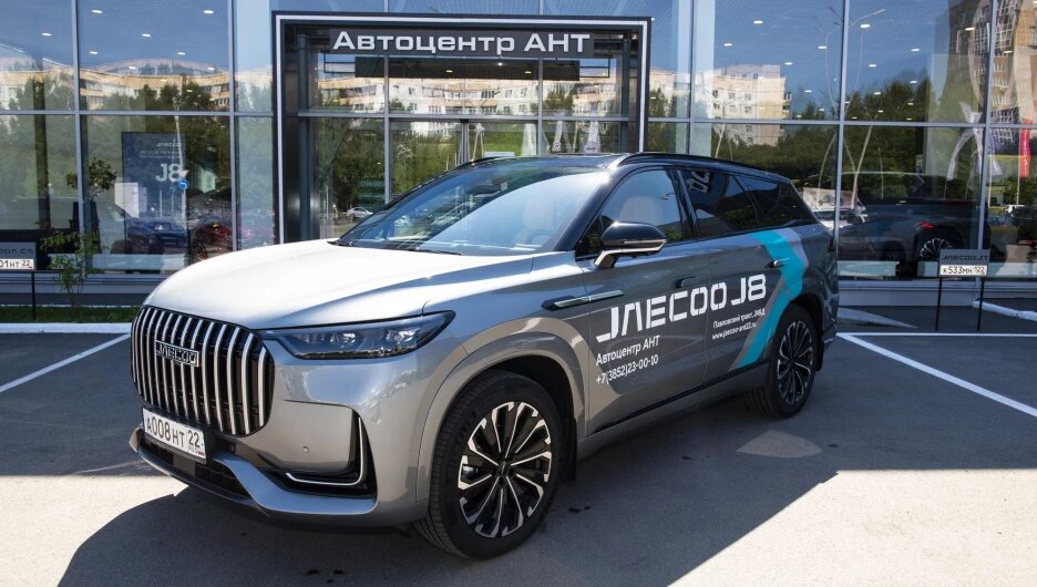 Кроссовер бизнес-класса JAECOO J8. Фото: Анна Зайкова.