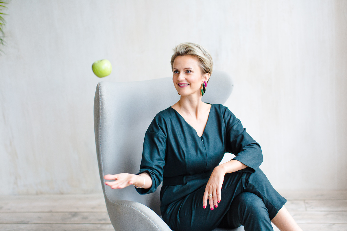 Я Ольга Малахова — врач-терапевт и врач интегративной медицины. Я знаю все о взаимодействии органов и систем внутри вашего организма.  