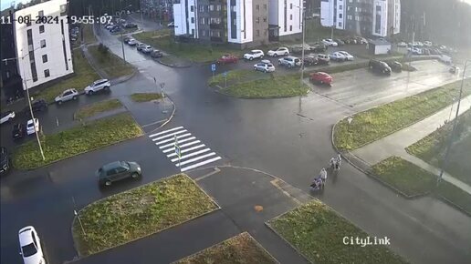 Водитель с пассажиром на ходу выпрыгнули из дымящегося автомобиля в Петрозаводске