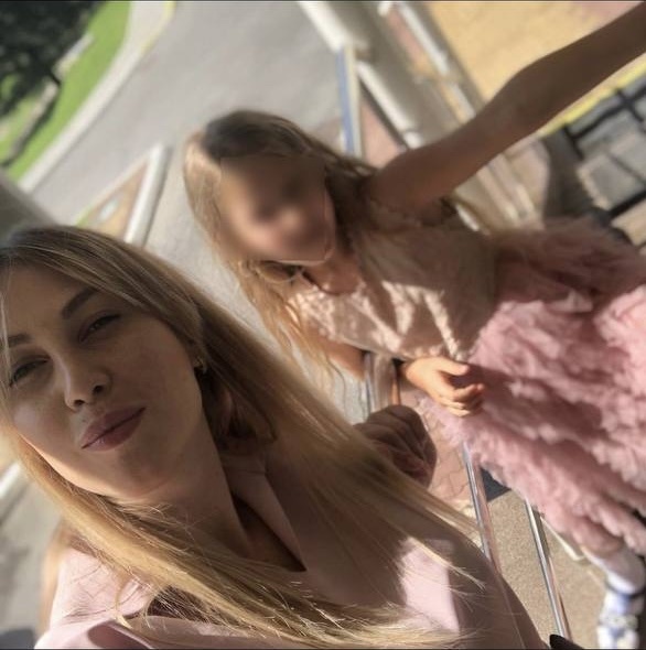 Вика с мамой Олесей 2019 год.