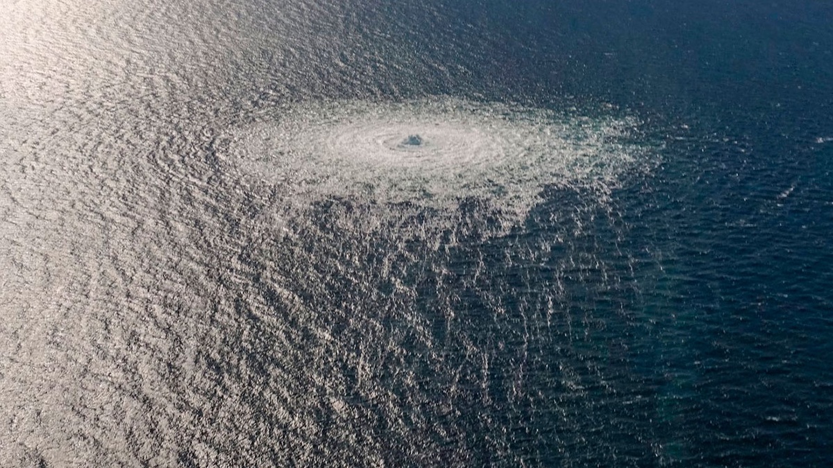 Поврежденный взрывом северный поток