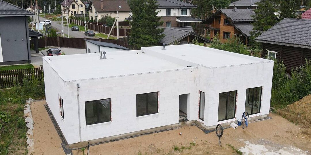 Кладка на пену или классический цементный клей?