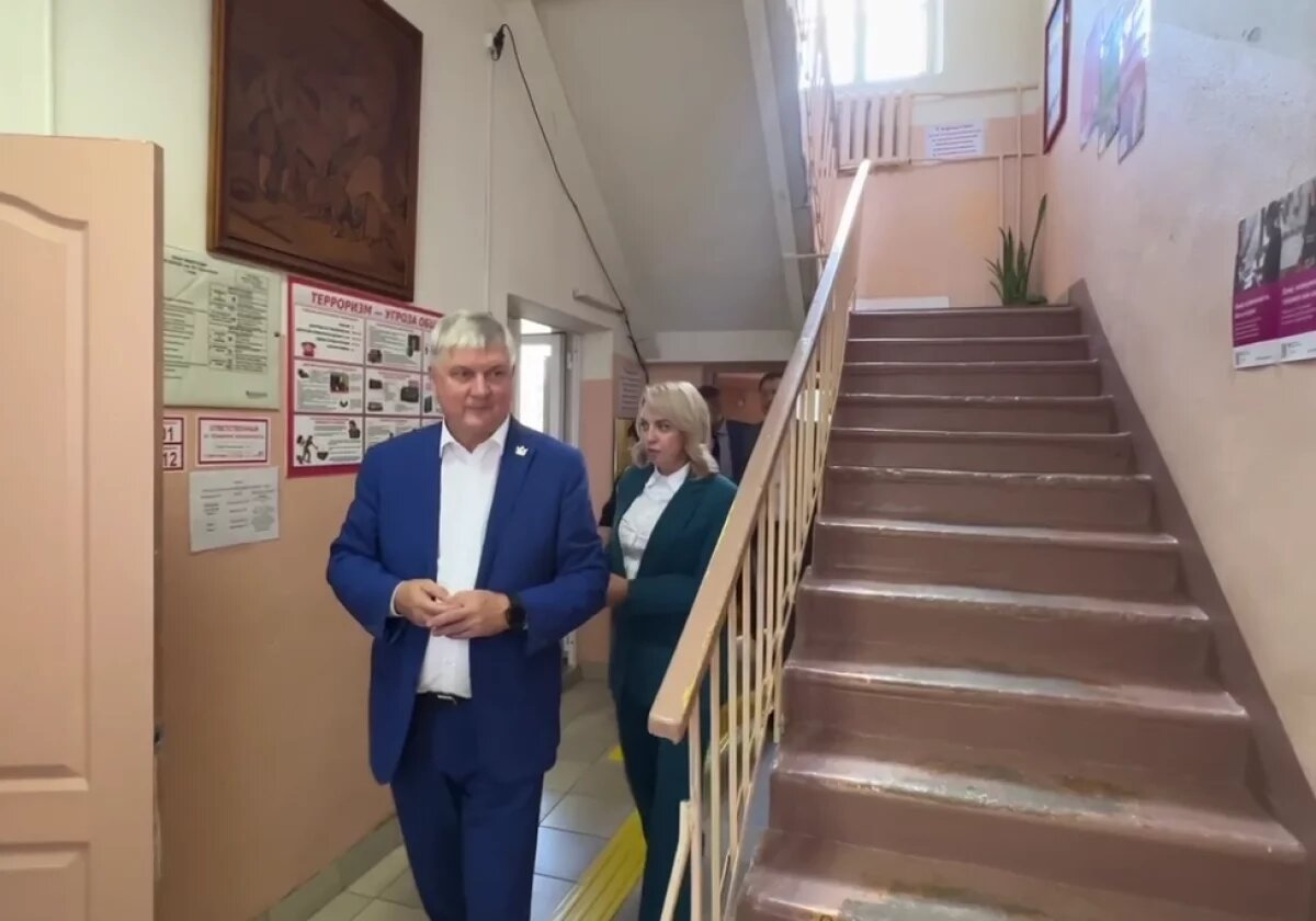    Губернатор посетил областную библиотеку для слепых имени В.Г. Короленко