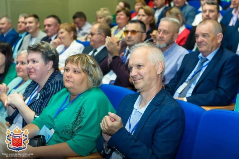    Оренбуржье — в числе лидеров в стране по ряду направлений в сфере развития образования Андрей Севостьянов