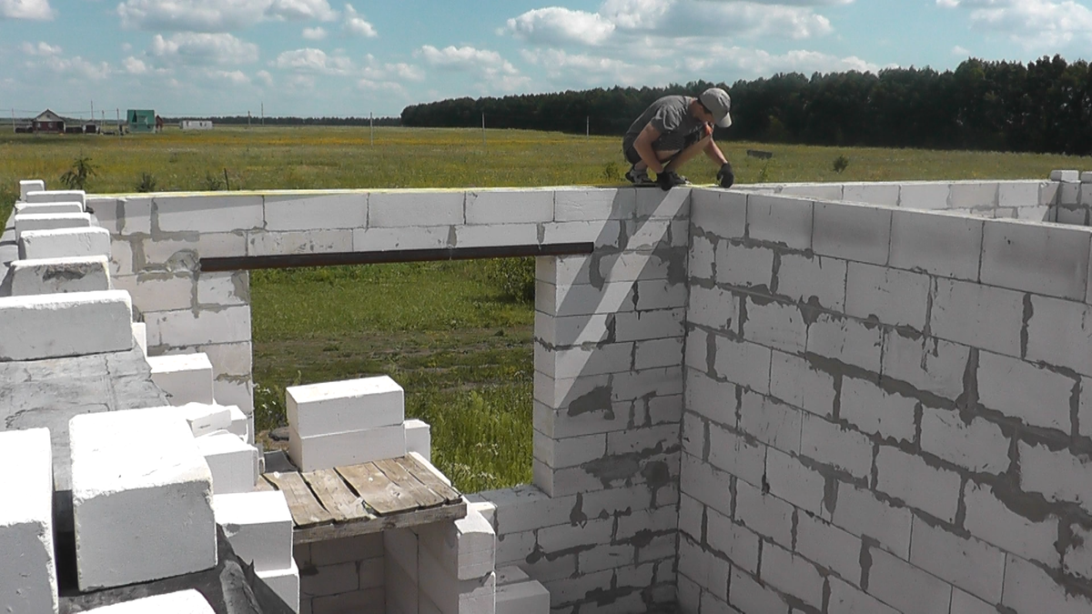 Стараюсь строить качественно, но работая на других, люди всегда торопят и приходится спешить