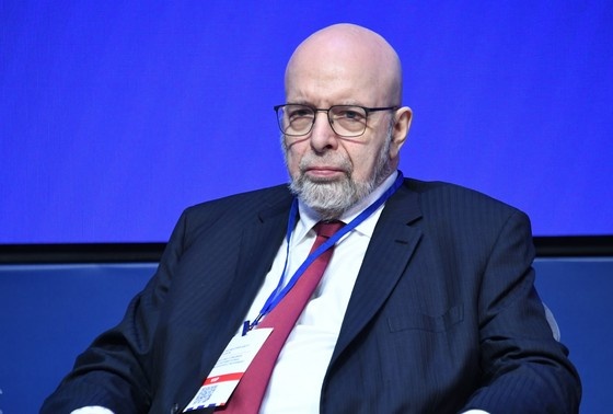    Дмитрий Саймс