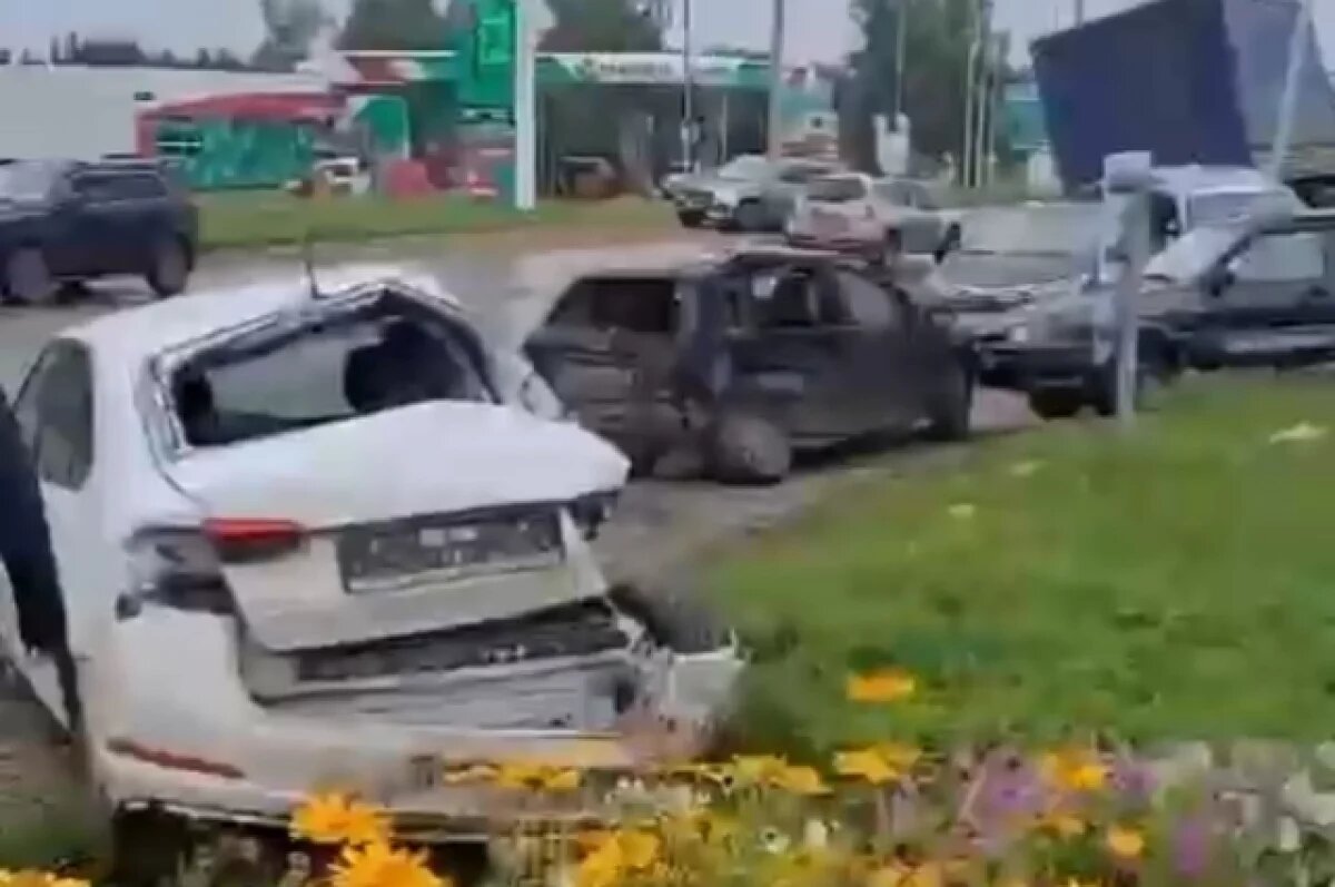    В Туймазах фура протаранила 7 автомобилей