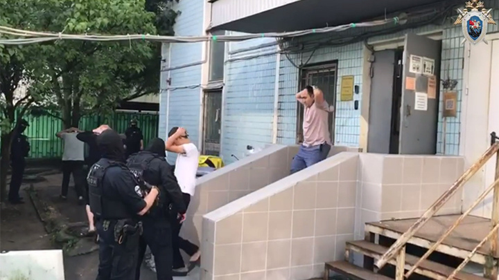    Задержанные постояльцы хостела - в основном гастарбайтеры из Средней Азии//Скриншот с оперативного видео на ТГ-канале "Столичный СК"