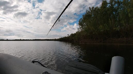 На рыбалку!!! Щука взяла на отводной повадок.