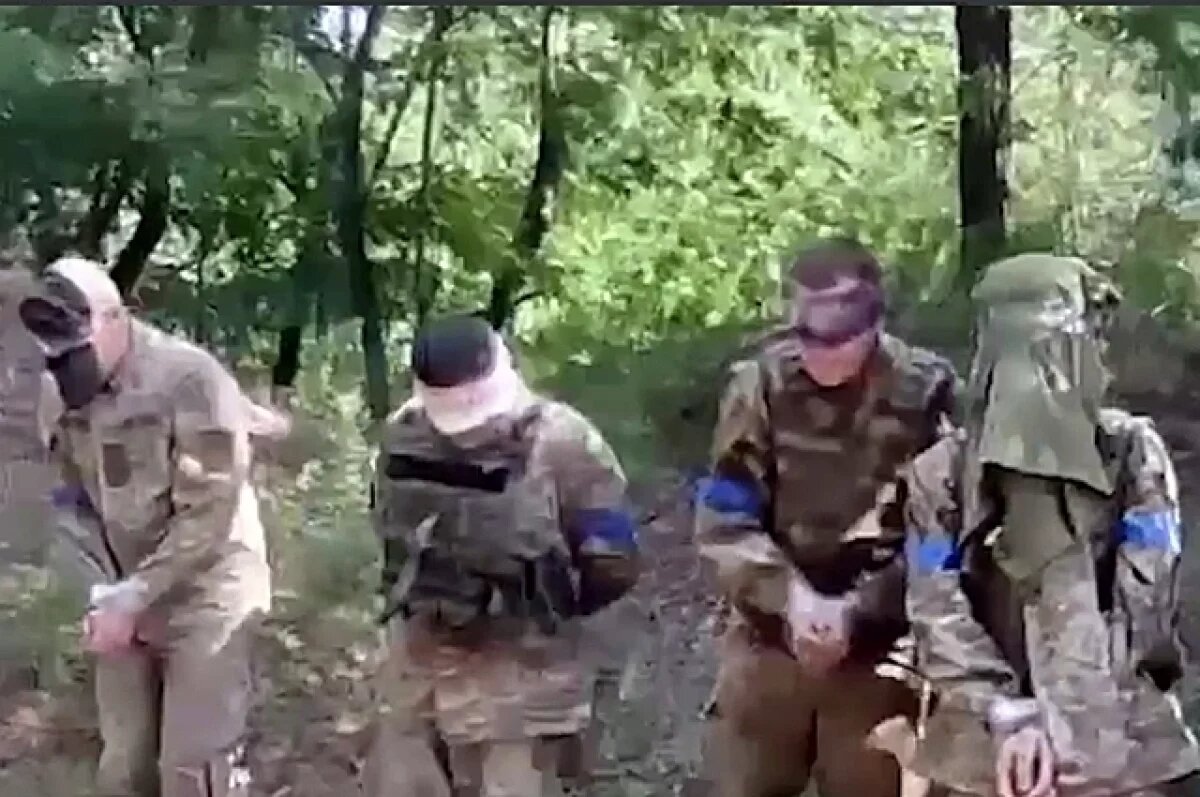   Солдаты ВСУ под видом мирных жителей пытаются выбраться из Курской области