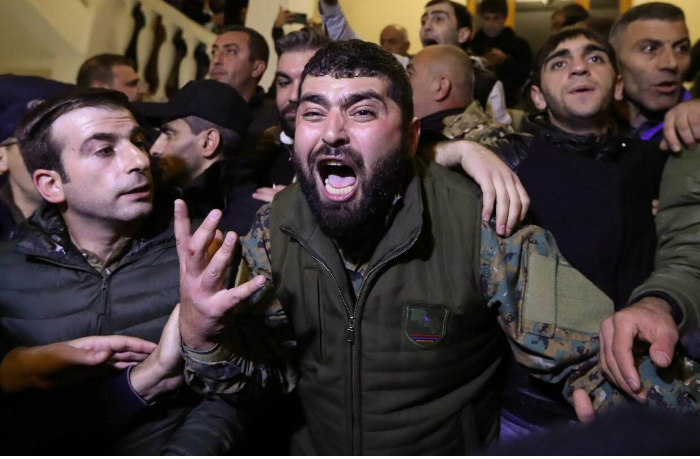 Небольшой экскурс в историю. Персия - эллинизированное название исторической области Парсуаш (отсюда также древнегреческое название «Персида») в южном Иране, ныне Фарс на берегу Персидского залива.-3