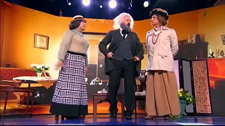 В посте приведены скрины из передач шоу «Уральские пельмени» на СТС