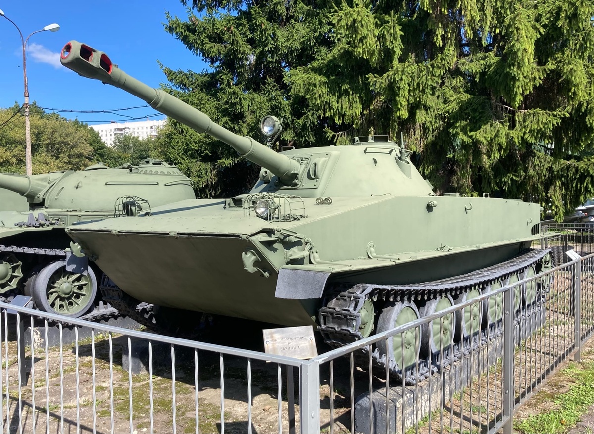 ПТ-76. Экспозиция ЦМВС РФ открытая площадка военной техники.