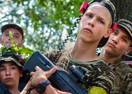    Украинских юношей с 16 лет будут вносить в реестр призывников