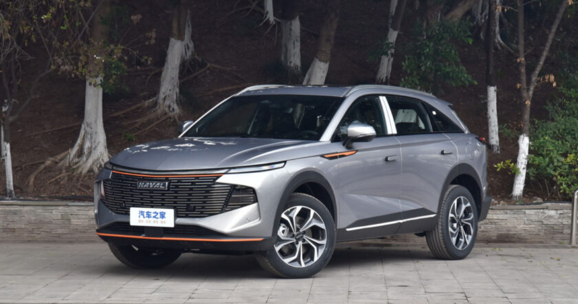 Haval F7 нового поколения. Длина 4,7 метра, ширина 1,9 метра. 